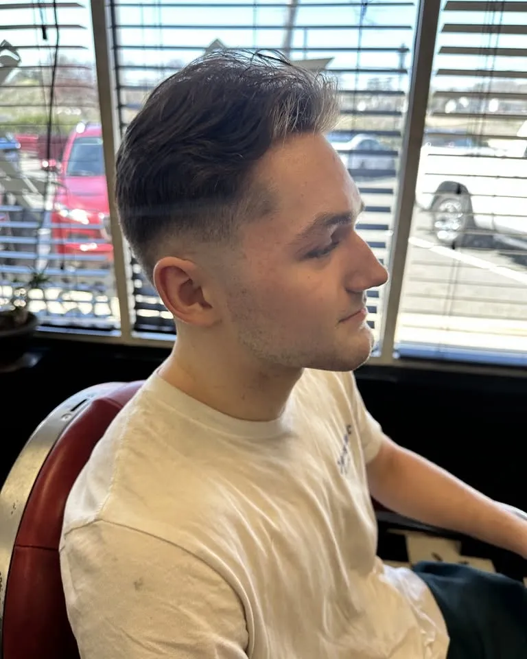 Profile of a short side-swept cut with a faded side